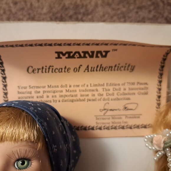 NIB Vintage Seymour Mann Connoisseur Collection doll set featuring 2 dolls - Picture 2 of 12